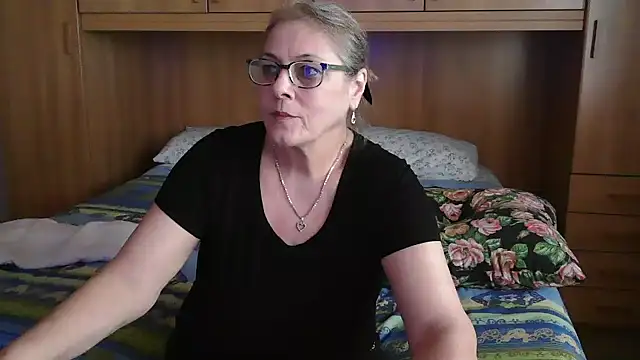 pussy_boom4u Adlı Modelin Canlı XXX Sohbeti