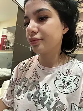 Samira30のライブXXXチャット