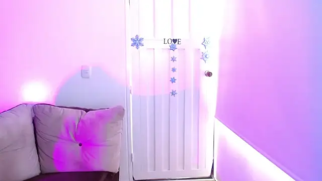 milfrousseのライブXXXチャット