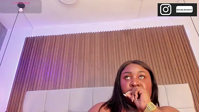 XXX chat uživo modela Saravy_Blandon