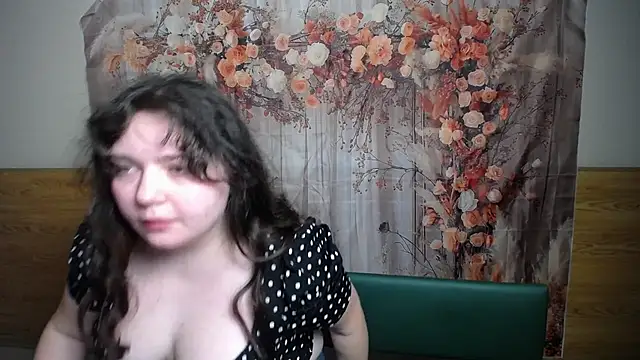 NeonilaLisova élő XXX-chatje