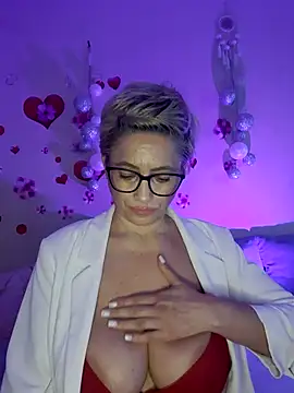 Chatroom XXX en direct de BellaBellaHot