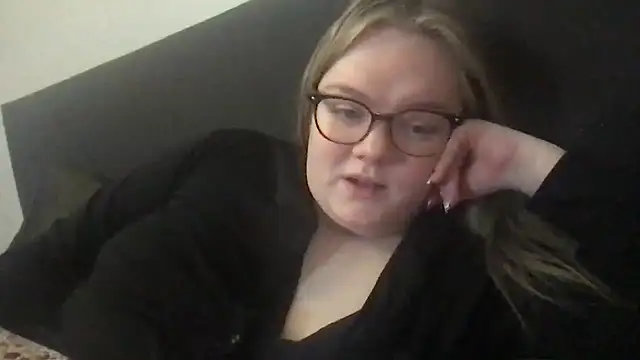 honeyyy24 Webcam Show