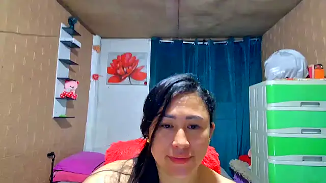 Ugly-Filipina élő XXX-chatje