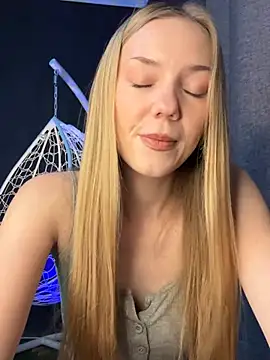 XXX chat uživo modela MilaMoone