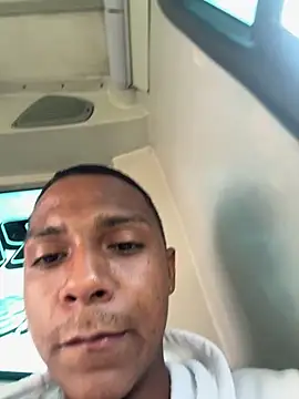 Chat +18 de hotboyluxe ao vivo