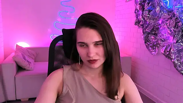 TessaMill Adlı Modelin Canlı XXX Sohbeti