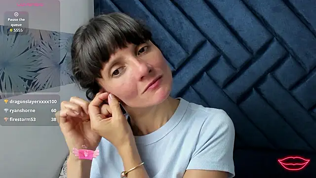 Chatroom XXX en direct de Valery_More__