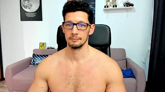 BrutusK08's Live XXX Chat