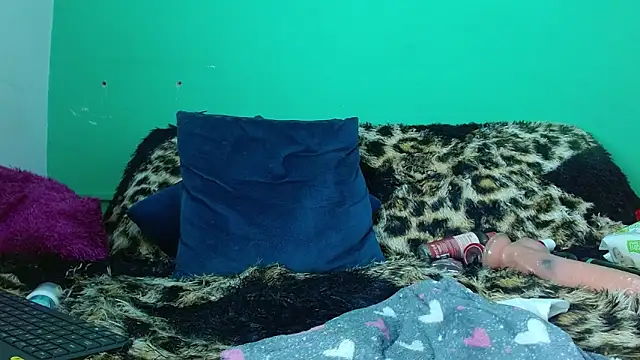 avaleri_cherry élő XXX-chatje