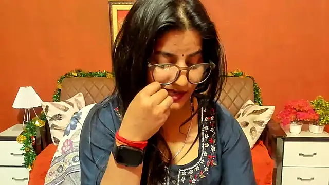 Jasmine_Jaey1: διαδικτυακό σόου στην κάμερα