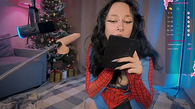 Juicy_Vikki: онлайн-секс-чат