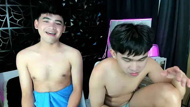 Webkamerová show davincihugecock