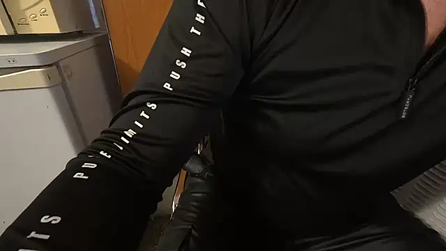 TARKAN1 élő XXX-chatje