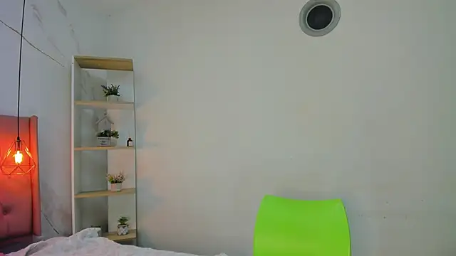 Belle_Brunette: онлайн-секс-чат