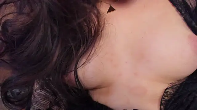 KaylaLaine Chat XXX in diretta