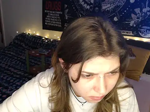 AlienforTwenty Adlı Modelin Canlı XXX Sohbeti