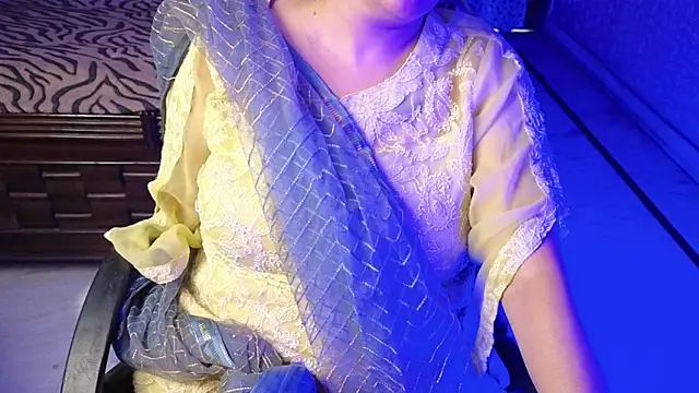 ShylaGill Pertunjukan Webcam