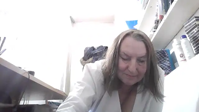 AnnaLive570's Webcam Show