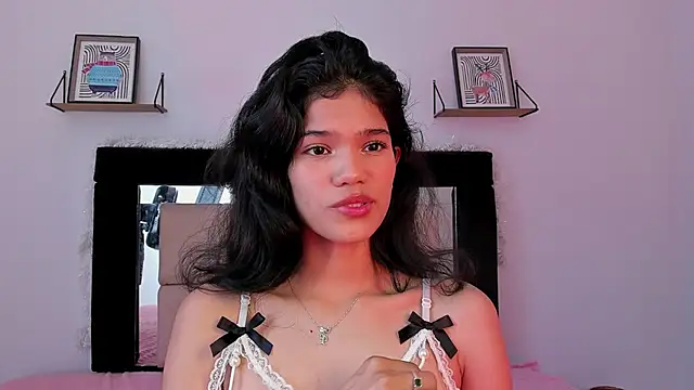 emycarver09 Chat XXX live