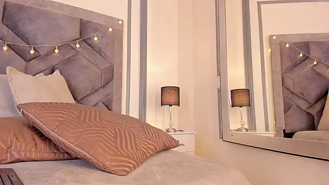 TahliaMoreau Chat XXX live