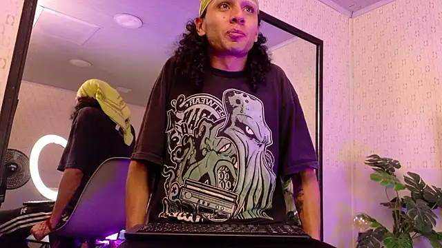 Chat XXX en directo de 4L3JX