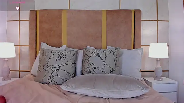 lyrabellini Adlı Modelin Web Kamerası Şovu