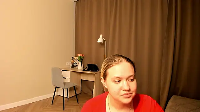 Chatroom XXX en direct de KeenaFigg