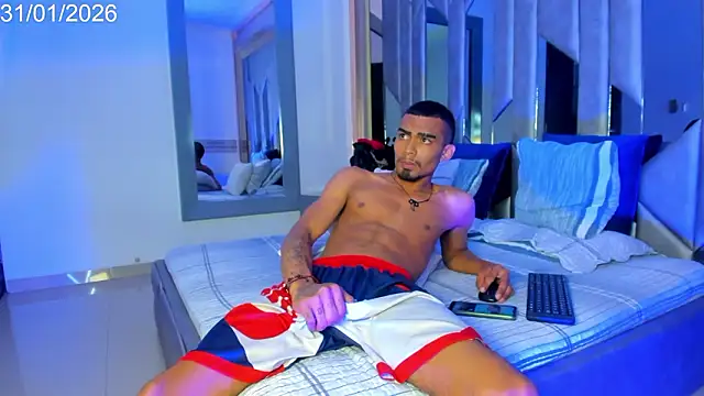 Show modela Rpoolrboy na web-kameri