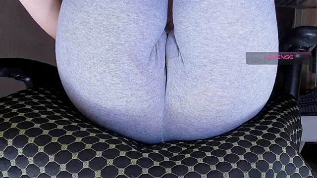 Czat XXX na żywo – Cameltoe_squirt_inPants