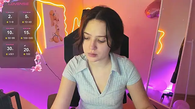 Chat +18 de Anora_Miller ao vivo