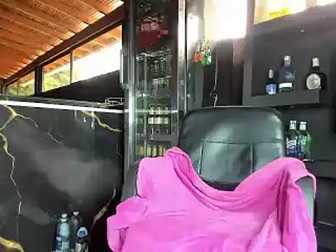 Megan_nica Show in webcam