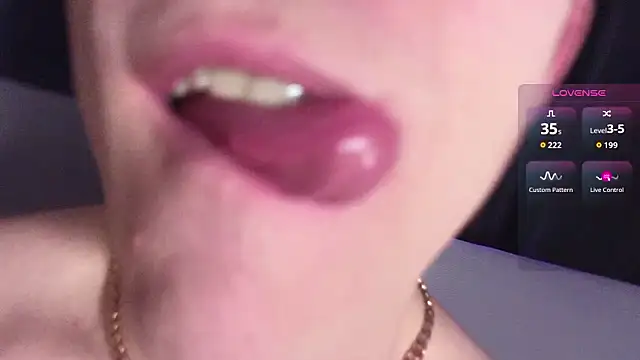 S3Xyes' Live XXX Chat