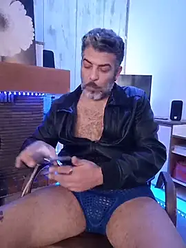 Omar_Grey: διαδικτυακό σόου στην κάμερα