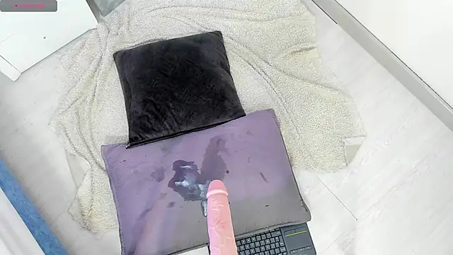 Chatroom XXX en direct de LeylaWoods