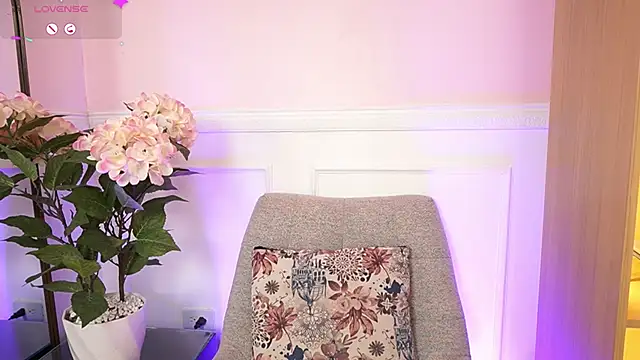 MilaCrave Chat XXX live