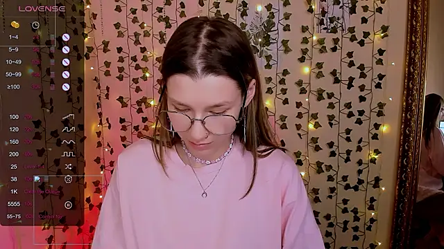 แชท XXX สดของ LinaBlossom_