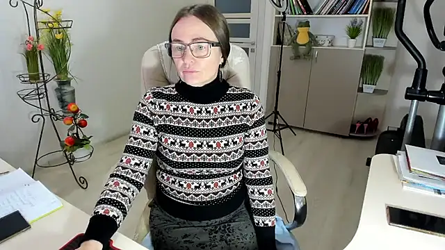 Vika73: διαδικτυακό σόου στην κάμερα