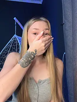 MilaMoone Live XXX Chat