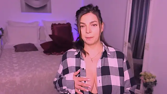 ButterflyMika32 即時 XXX 聊天