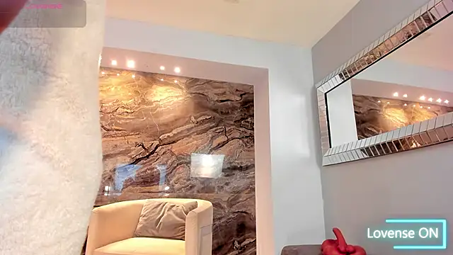 Онлайн чат XXX KylaMorrison