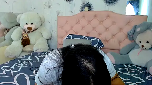 zara_cute Adlı Modelin Canlı XXX Sohbeti