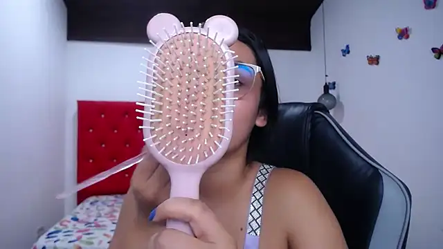 kathe-mills235 Adlı Modelin Canlı XXX Sohbeti