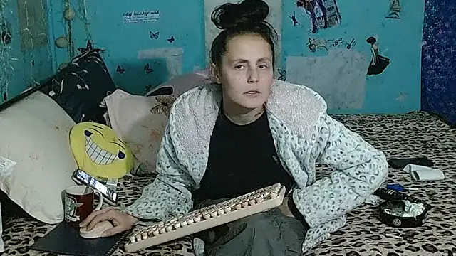 brighteyes77 Adlı Modelin Canlı XXX Sohbeti