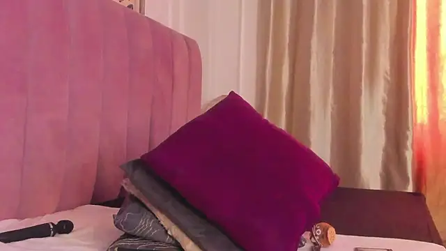 Scarlett_Sk Adlı Modelin Canlı XXX Sohbeti