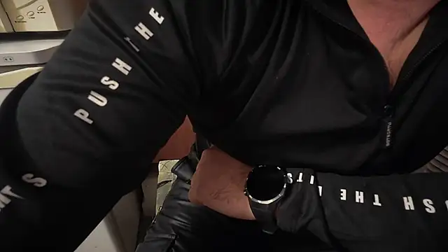 TARKAN1 Live XXX Chat