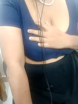 Tamil_aishu09 Show in webcam