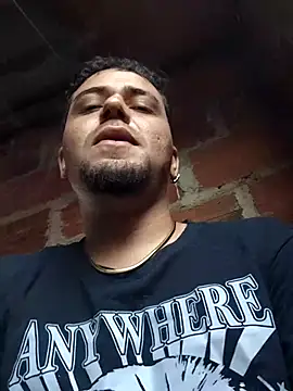 Czat XXX na żywo – HallowedMilan