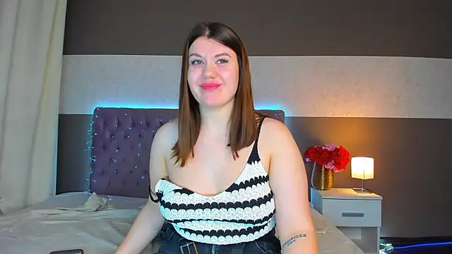 NikkiBustt's Live XXX Chat