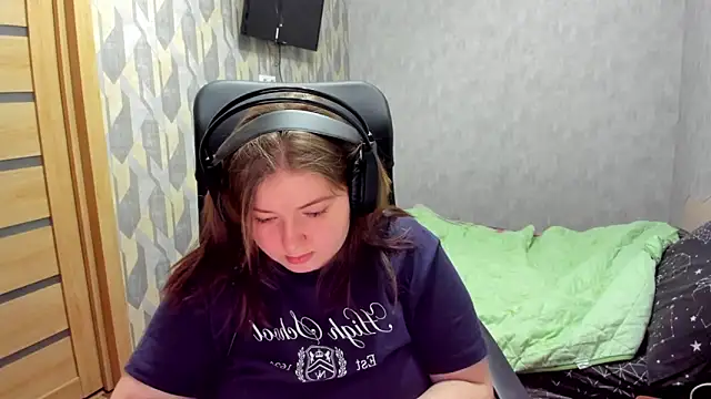 Jenis2550のライブXXXチャット